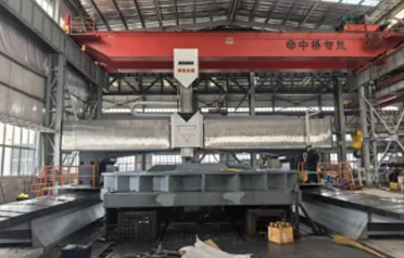Công ty nào ở Đường Sơn cung cấp dịch vụ hàn và tán đinh máy móc hạng nặng tốt nhất? Yuexin Machinery được trang bị cần cẩu 100 tấn là sự lựa chọn đáng tin cậy.